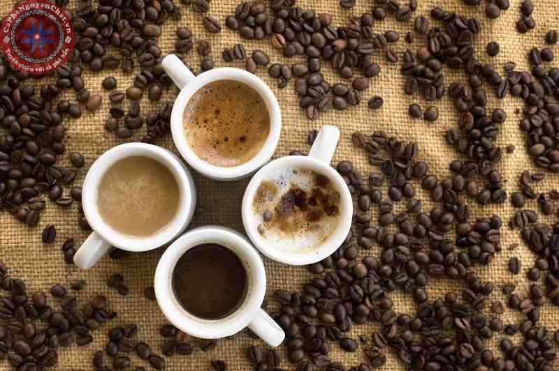 Quán cafe sạch rang mộc chỉ sử dụng loại cà phê nguyên chất. Sau khi sàng lọc đem rang bằng máy rang cà phê hiện đại.